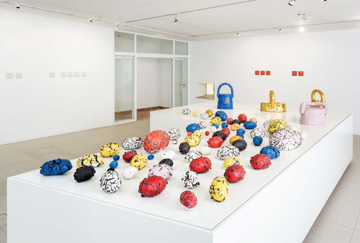 gelege eier des lebens ellipsoide ausstellungsansicht